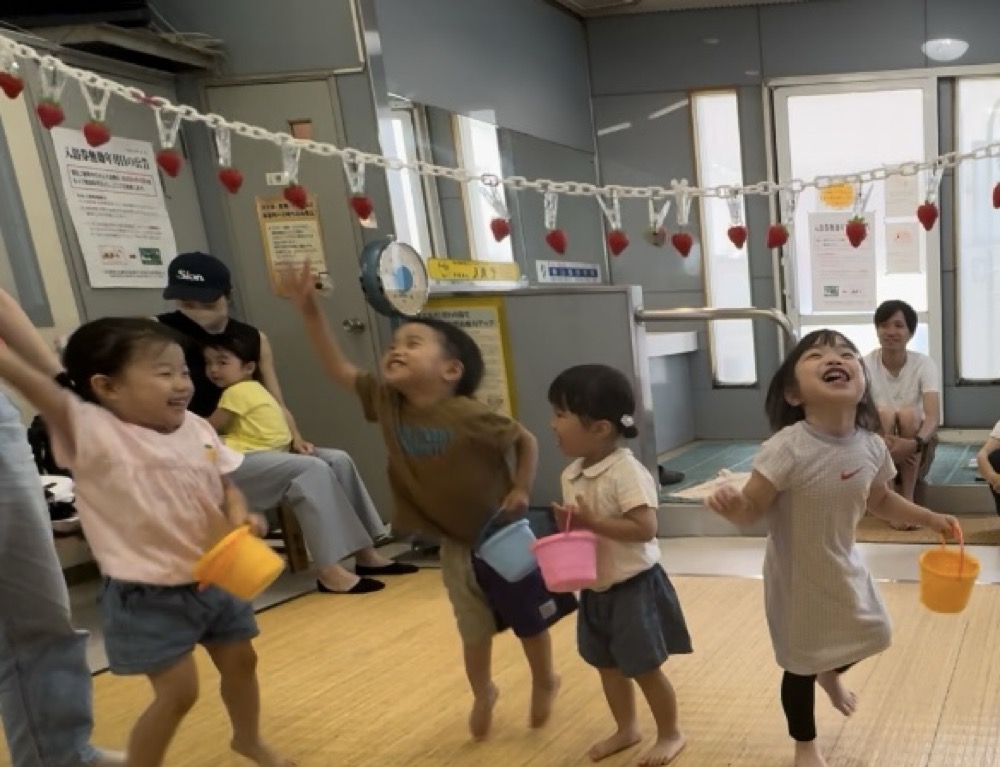 南区の３歳ちゃん達の英語リトミック