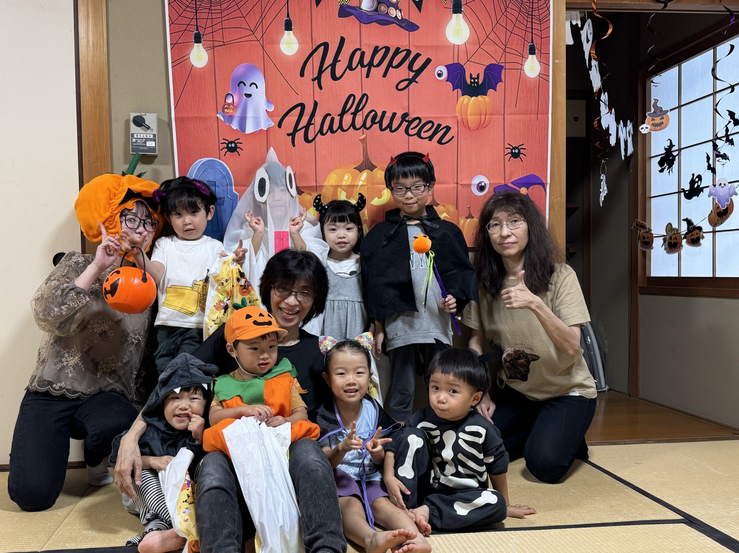 京都市南区の英語リトミッククラスのハロウィンレッスン＆パーティー