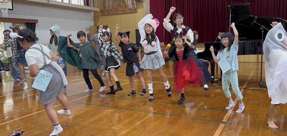 京都市南区の吉祥院小学校の地域イベントに聴いて踊って楽しいピアノ演奏で参加！