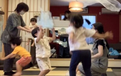 京都市下京区の英語リトミック２・３歳クラスでわくわく水族館レッスン開講！