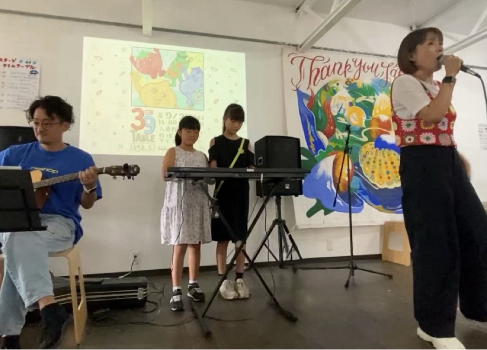京都市南区の姉妹がバンドライブのステージで演奏！やり切ったと満面の笑み