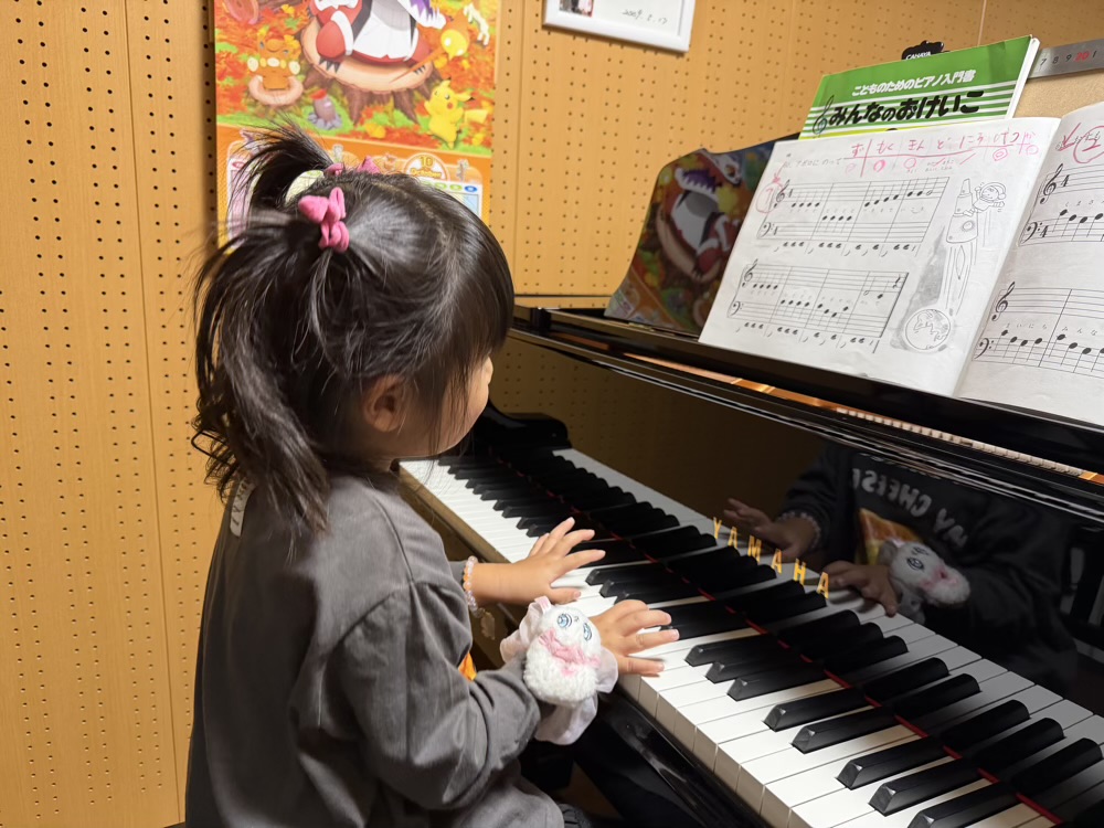京都市南区&下京区のピアノ教室でXmasコンサートに向けて練習開始！