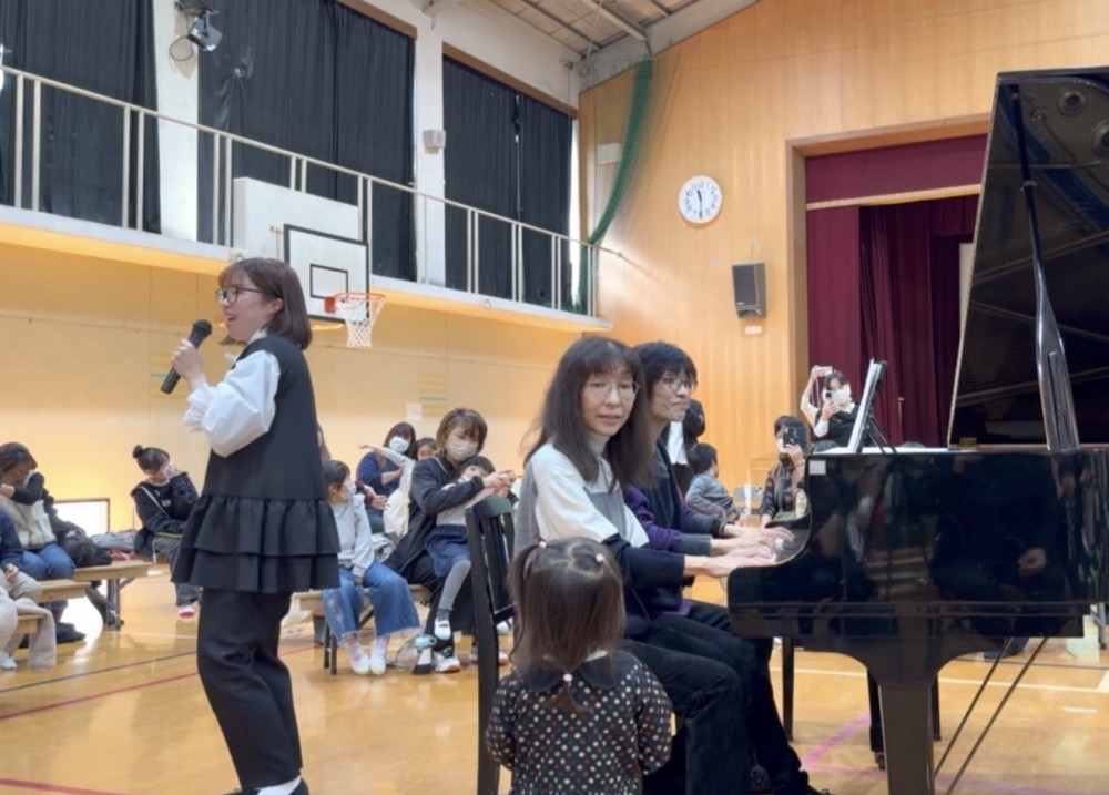 京都市下京区の七条第三小学校にてアットホームなピアノコンサート開催!