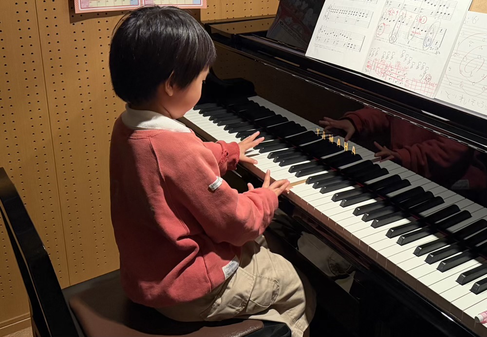 下京区＆南区のピアノ教室でクリスマスコンサートに向けて楽しく練習中！頑張ってます