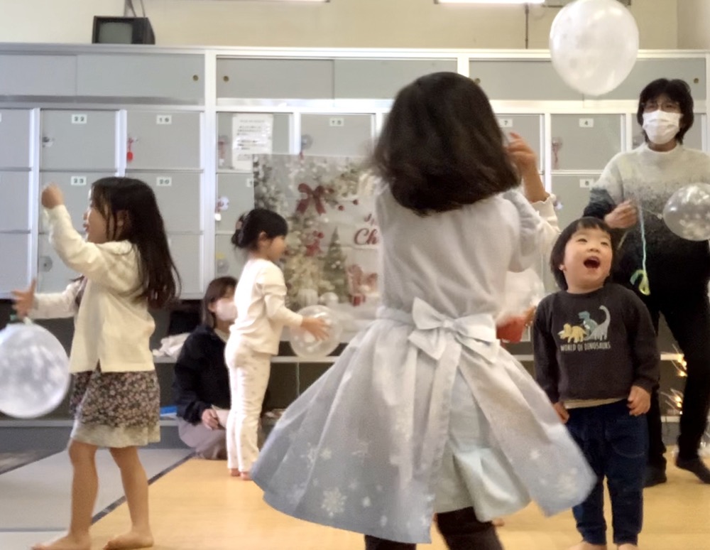 下京区＆南区の英語リトミック教室！笑顔あふれるクリスマスレッスン！