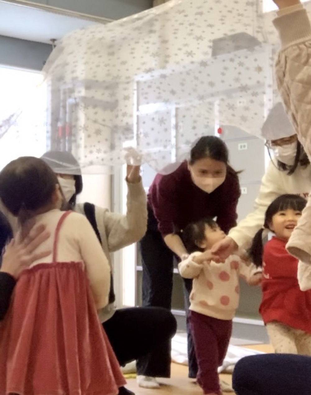 下京区＆南区のベビーリトミックでベビーサンタが音楽に合わせて大活躍！