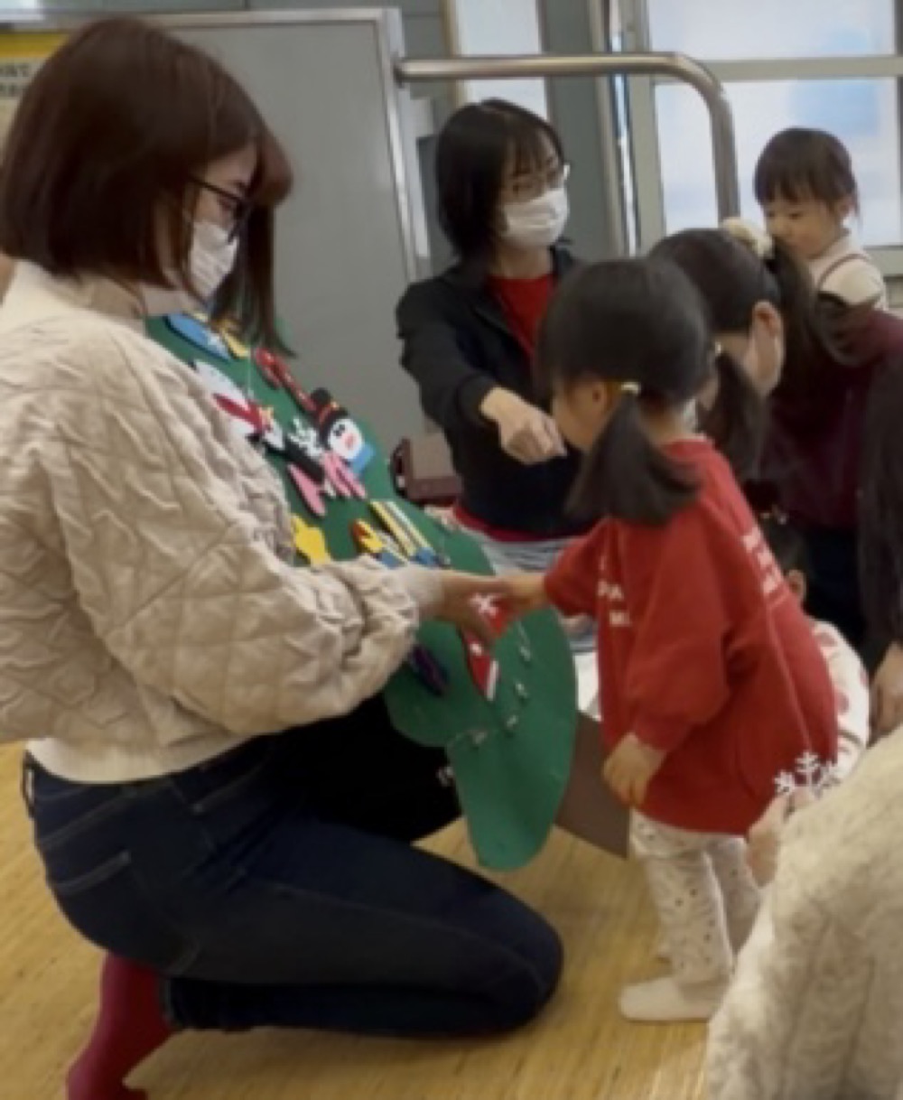 下京区＆南区のベビーリトミックでベビーサンタが音楽に合わせて大活躍！