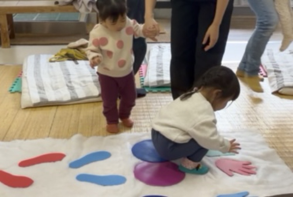 下京区＆南区のベビーリトミックでベビーサンタが音楽に合わせて大活躍！