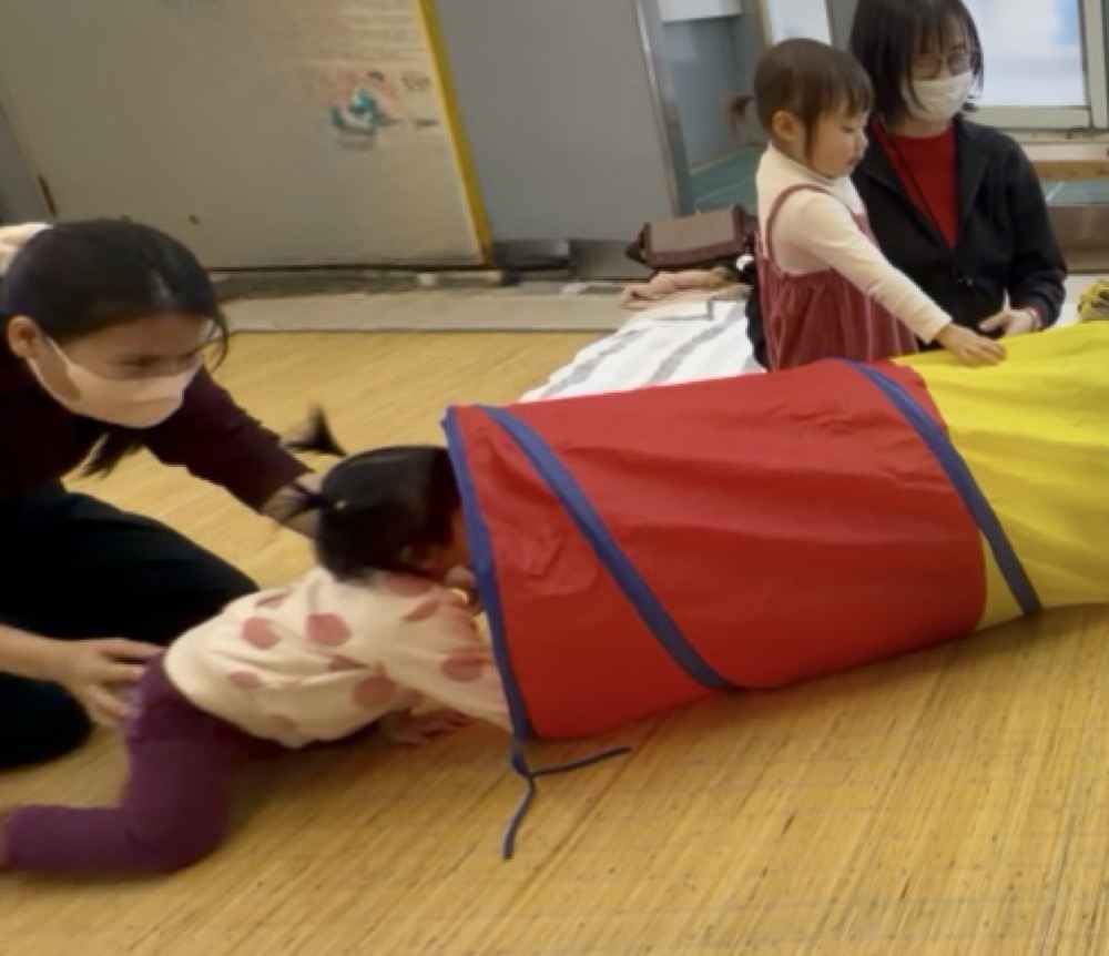 下京区＆南区のベビーリトミックでベビーサンタが音楽に合わせて大活躍！