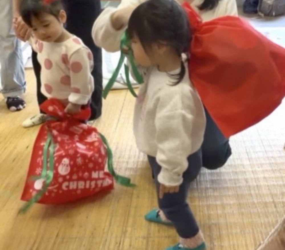 下京区＆南区のベビーリトミックでベビーサンタが音楽に合わせて大活躍！