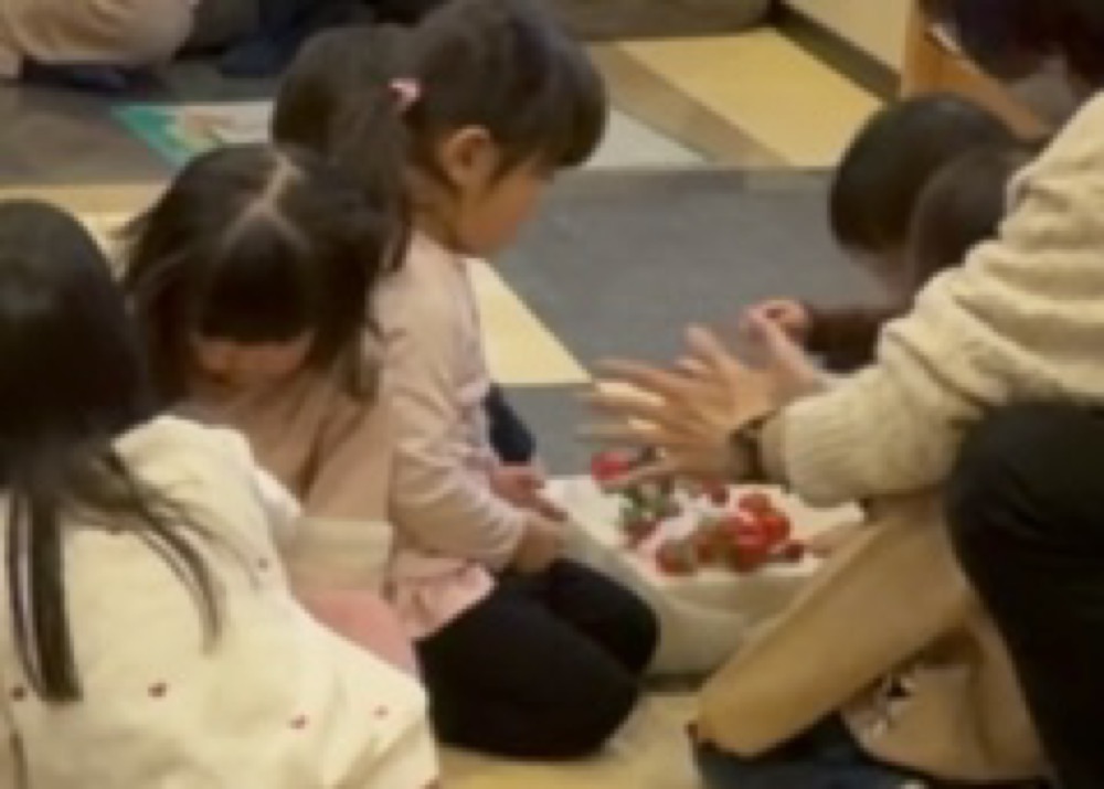 下京区＆南区の英語リトミック教室！笑顔あふれるクリスマスレッスン！