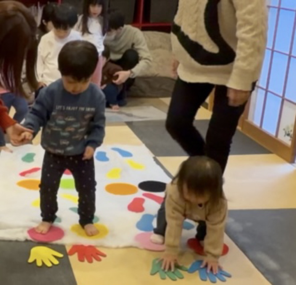 下京区＆南区の英語リトミック教室！笑顔あふれるクリスマスレッスン！