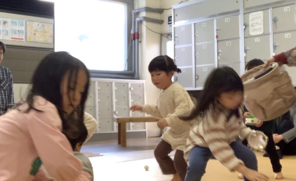 京都市の英語リトミック教室♪笑顔いっぱい、五感で楽しむお正月リトミック!