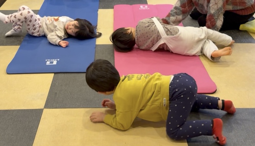 京都市の英語リトミック教室♪笑顔いっぱい、五感で楽しむお正月リトミック!