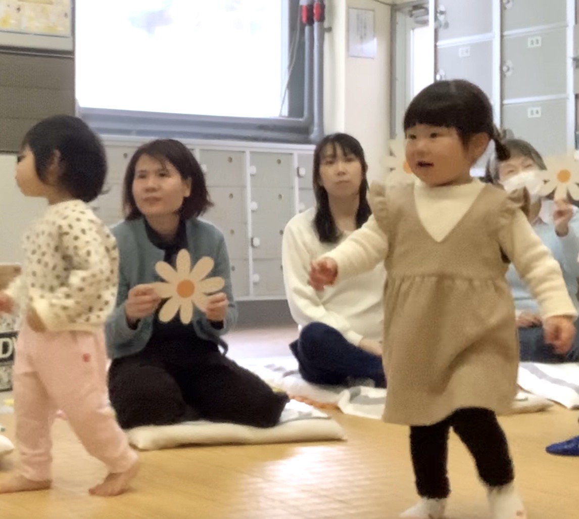 下京区&南区のベビーリトミック♪春を音楽に合わせながら楽しく表現!
