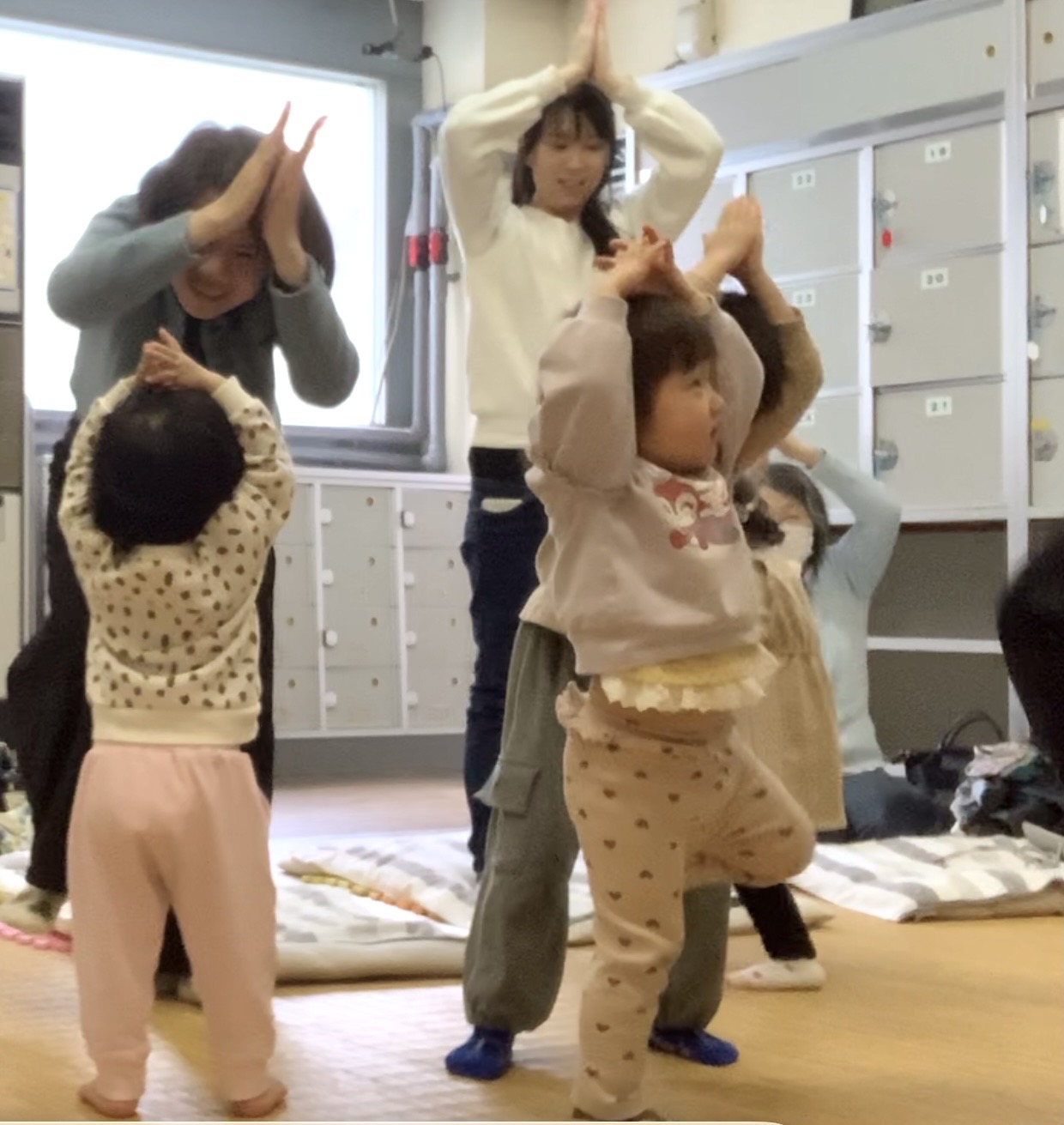 下京区&南区のベビーリトミック♪春を音楽に合わせながら楽しく表現!