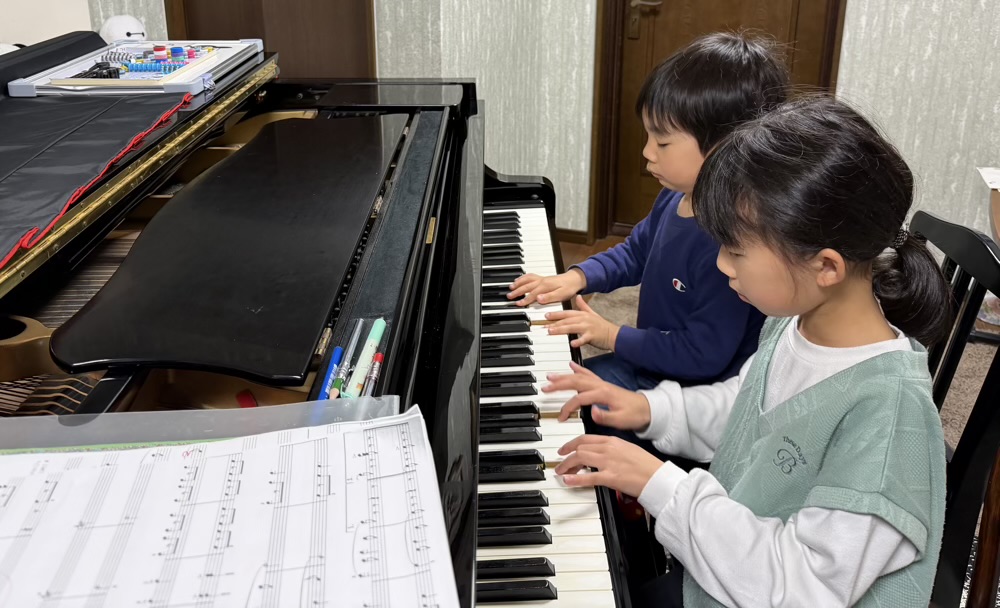 下京区&南区のピアノ教室♪発表会に向けてエネルギー全開の4歳くん