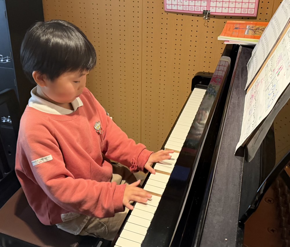 下京区＆南区のピアノ教室♪ 初めての発表会に向けてあきらめない！頑張ると５歳くん