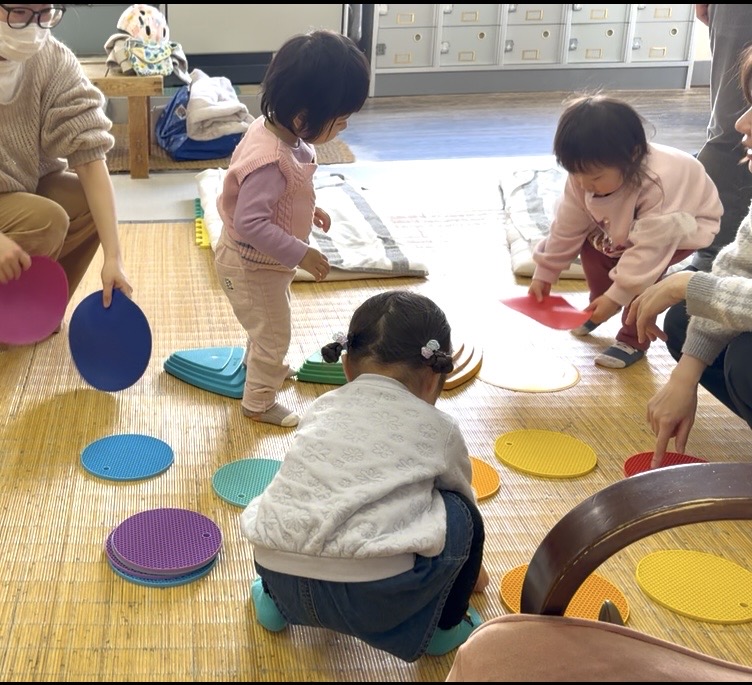 下京区&南区のベビーリトミック♪春を音楽に合わせながら楽しく表現!