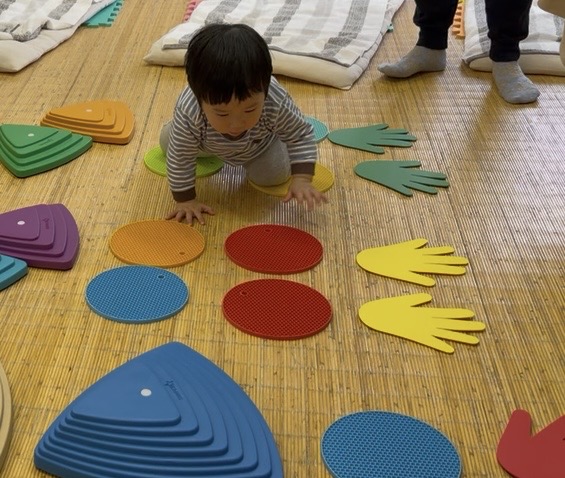 下京区&南区のベビーリトミック♪春を音楽に合わせながら楽しく表現!