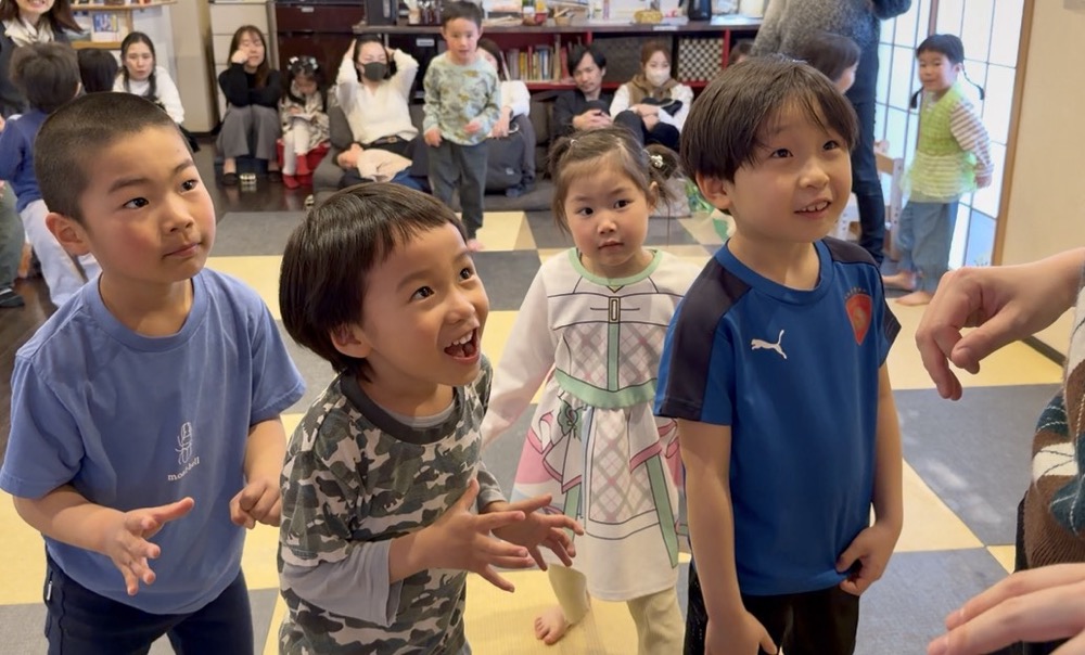 下京区＆南区のピアノ教室♪英語リトミッククラスからの笑顔の卒業！