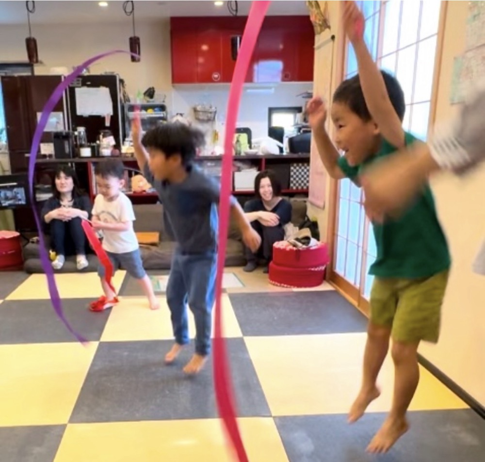 下京区＆南区のピアノ教室♪英語リトミッククラスからの笑顔の卒業！