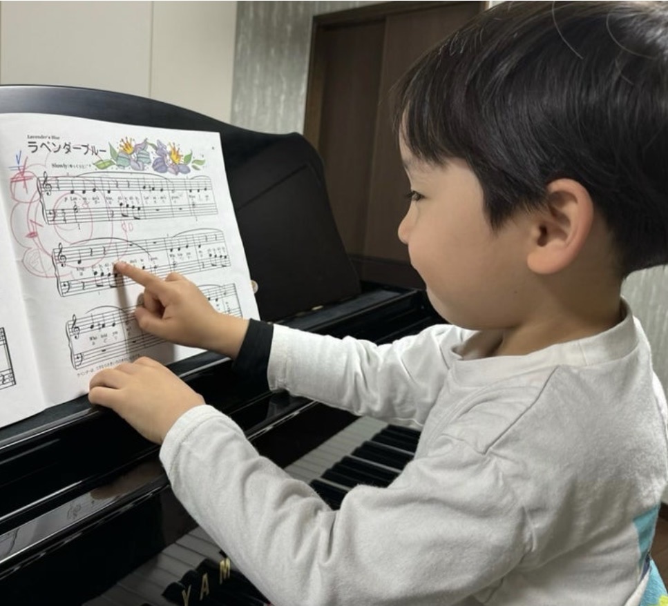 下京区＆南区のピアノ教室♪英語リトミッククラスからの笑顔の卒業！