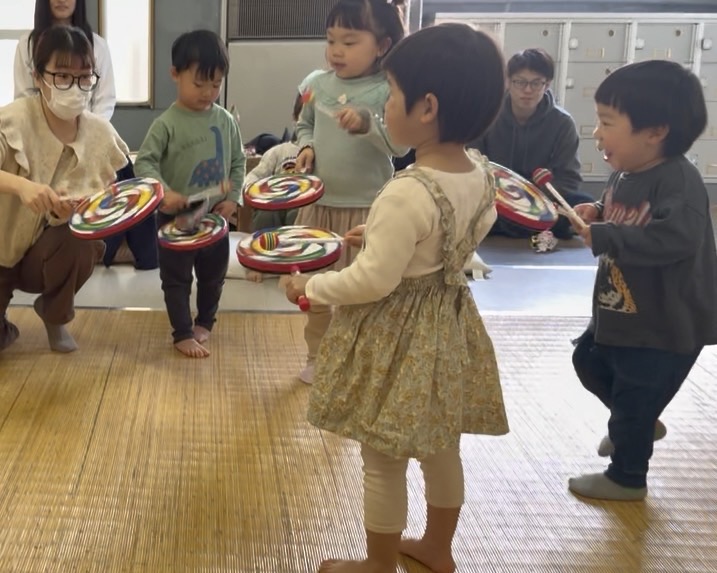 下京区＆南区の英語リトミック♪一生懸命に学ぶことは楽しい！と笑顔いっぱいのレッスン