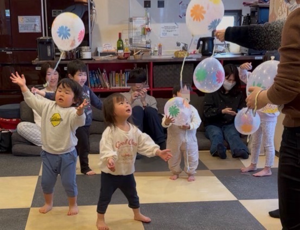 下京区＆南区の英語リトミック♪一生懸命に学ぶことは楽しい！と笑顔いっぱいのレッスン